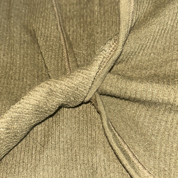 Green Ribbed Twist Tank - Picture 2 of 5